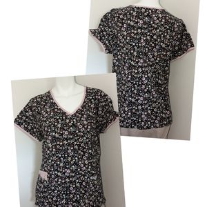 Woman's small Cherokee scrub top